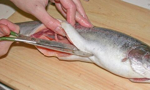 Carefully cutting fish on a personal cutting board protects against parasite infection