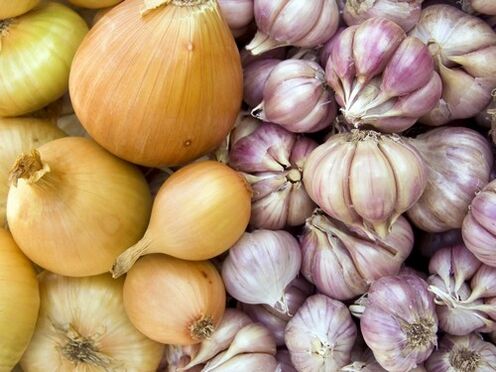 Garlic and onions – home remedies for treating helminth infestations
