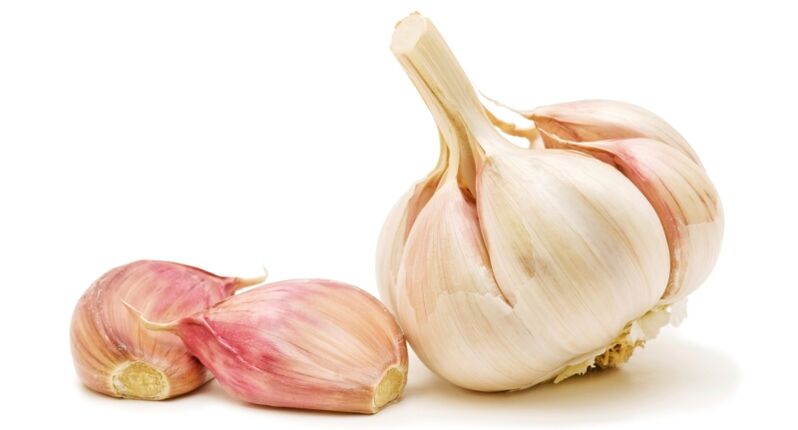 Garlic to remove parasites from the body